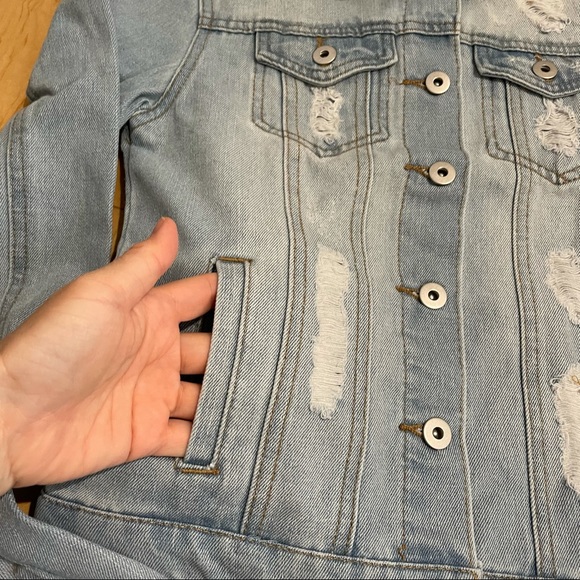 NWT women’s jean jacket - Picture 4 of 11